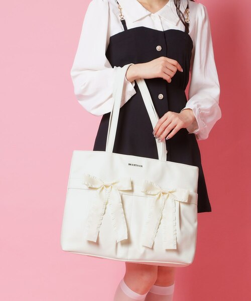 と*こ様 新品❣️豪華ミンクリボントートバック❣️優しいホワイト系❣️チンチラセ リボン使いトートバッグ｜エスペランサの通販｜&mall（アンドモール