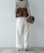ホワイトタックパンツ