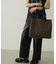CUT OUT LOGO PIPING TOTE