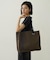 CUT OUT LOGO PIPING TOTE