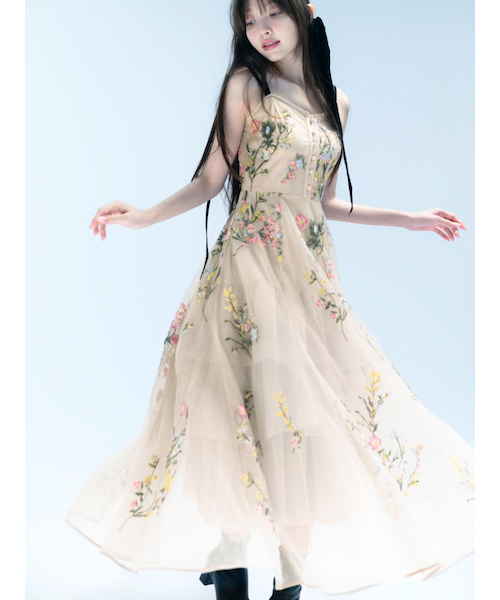 エンブロイダリーチュールドレス【カンヘウォン着用】｜スナイデルの