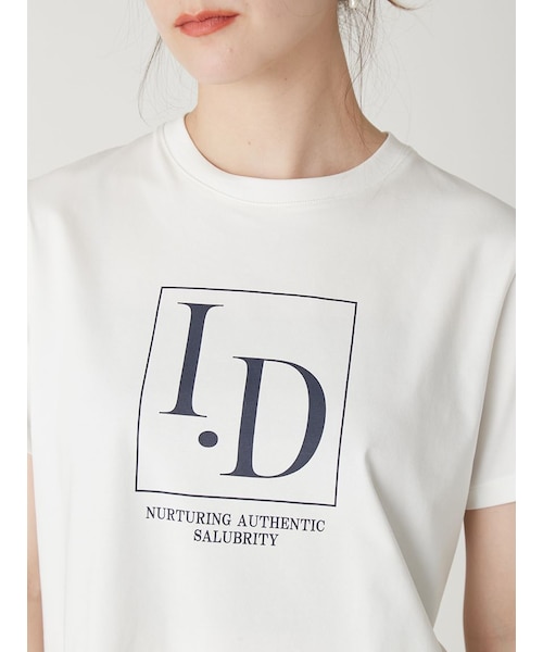 今季未使用　FRAY I.DフロントフォトTシャツ I.DロゴプリントTシャツ／ウォッシャブル・防シワ｜フレイアイディーの