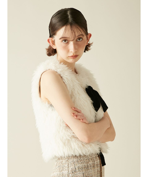 ベロアリボンファーベスト｜リリーブラウンの通販｜&mall（アンド