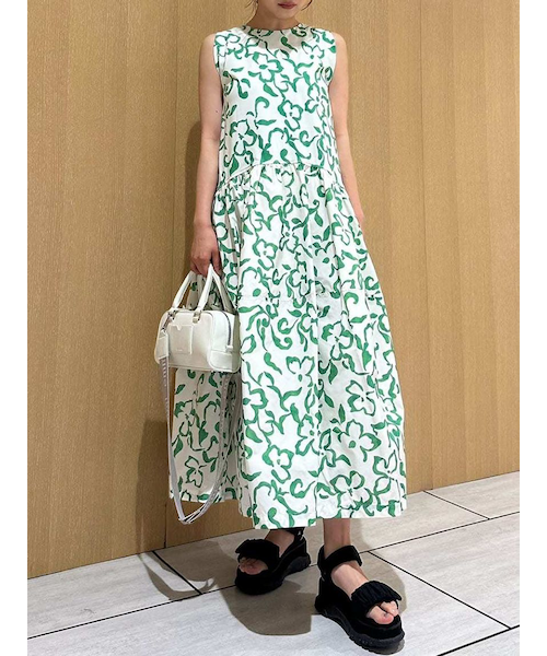 アートフラワー柄カットドッキングワンピース｜エミの通販