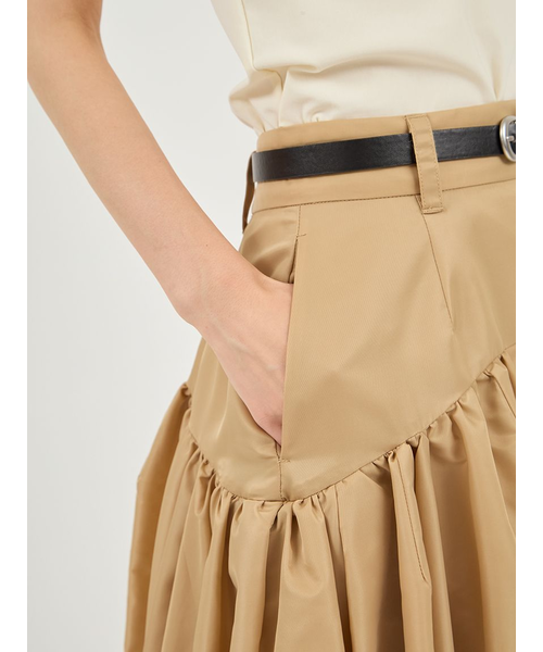 emmi ベルトセットボリュームスカート ベージュ 新品タグ付き ベルトセットボリュームスカート｜エミの通販｜&mall（アンドモール