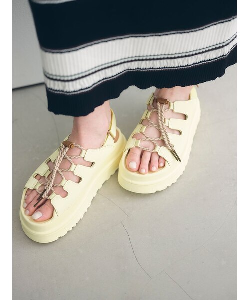 UGG for emmi】GOLDENGLOW TOGGLE｜エミの通販｜&mall（アンドモール