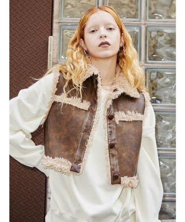 VEQUM】SHORT FAKE MOUTON VEST｜エモダの通販｜&mall（アンドモール 