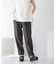 illi　ワンタックセンタープレスパンツ