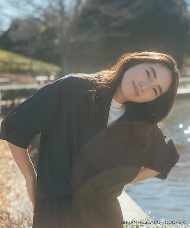 仁村紗和さん着用』『UR TECH』サマシェアドロストブラウス｜アーバン 