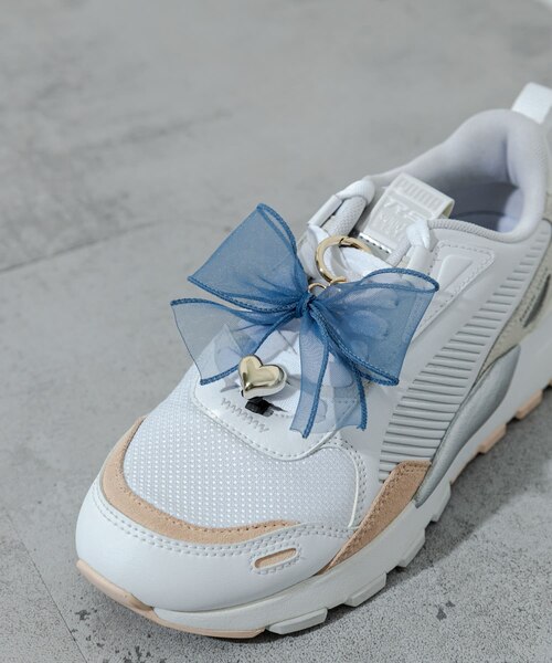 リボンハートアシメスニーカーチャーム｜アーバンリサーチの通販