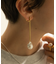 SMELLY so’　baroque pearl bar earring