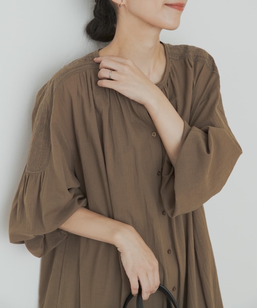 ꧁➶ ギャバジンKT リネンコットン レースエンブロイダリーワンピース Dot＆Stripes CHILD WOMAN ワンピース 小花エンブロイダリー