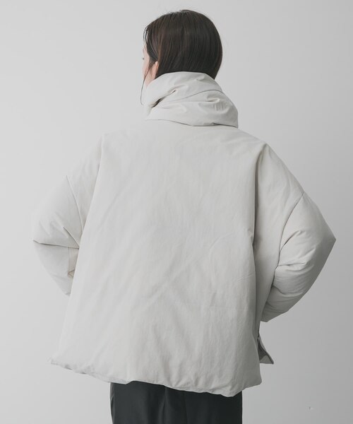 WEB／一部店舗限定』マフラーツキシームレスダウン｜アーバンリサーチ