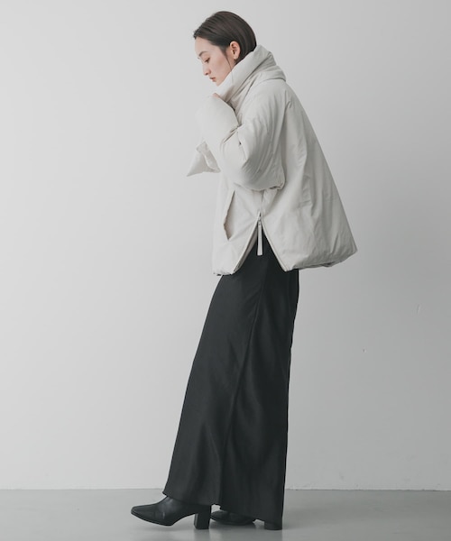 WEB／一部店舗限定』マフラーツキシームレスダウン｜アーバンリサーチ