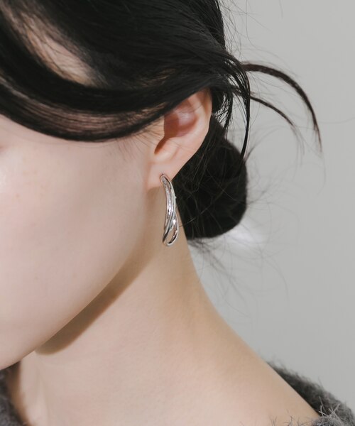 ニュアンスメタルレイヤードフープピアス｜アーバンリサーチの通販