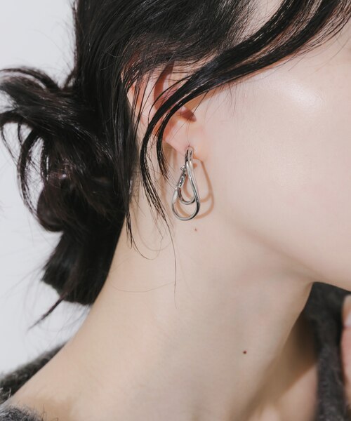 ニュアンスメタルレイヤードフープピアス｜アーバンリサーチの通販
