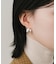ボリュームツイストラインフープピアス