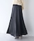 サテンフレアスカート