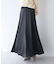 サテンフレアスカート
