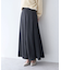 サテンフレアスカート