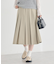 タックプリーツミディスカート