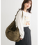 ・QUON ワイドプリーツショルダーバッグ