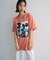 レトロフラワーロゴ入りプリントTシャツ