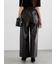フェイクレザーセミワイドパンツ《2025Autumn catalog item》