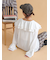 ラッフル襟ブラウス