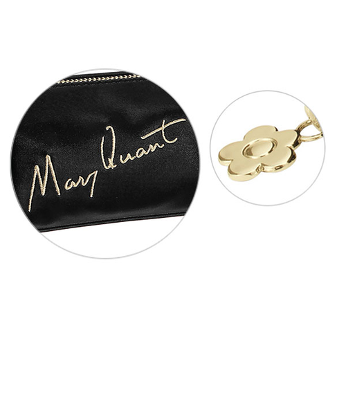 サインロゴデイジーパッチ スクエアペンケース｜マリークヮント