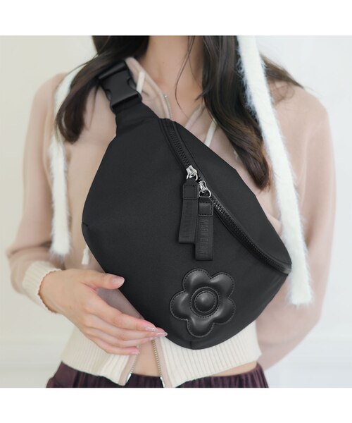 デイジーパッチライト ボディバッグ｜マリークヮントの通販｜&mall