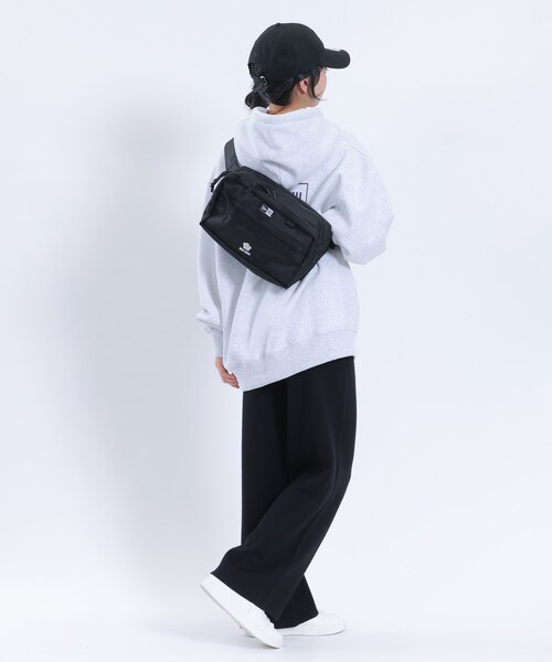 NEW ERA×MARY QUANT スクエア ボディバッグ｜マリークヮントの通販