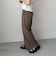 サイドカットアウトスラックス