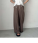 サイドカットアウトスラックス