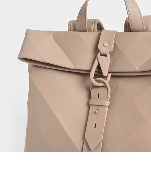 ラージジオメトリック　バックパック　　リュック CHARLES & KEITH ラージジオメトリック バックパック 【再入荷