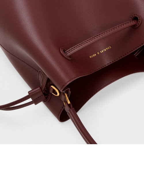 チャールズアンドキース　ドローストリング ホーボーバッグ ドローストリング ホーボーバッグ - ジェットブラック | CHARLES