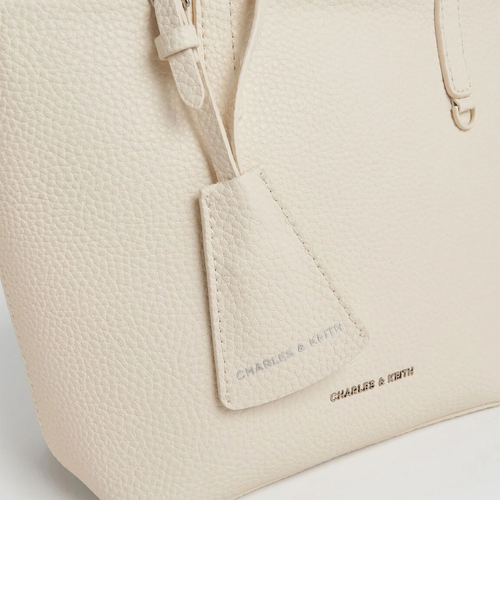 チャールズアンドキースBeryl ミニベリルトートバッグ クリーム Beryl ミニベリルトートバッグ - クリーム | CHARLES & KEITH
