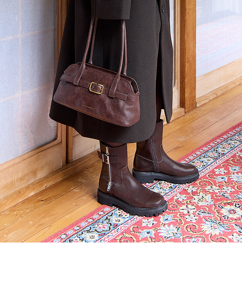 Victoria ヴィクトリア ベルトイロンゲイティッドショルダーバッグ