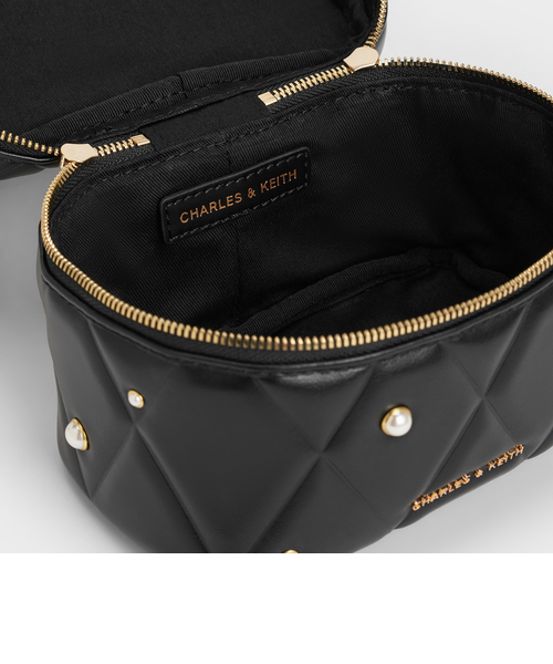 Arwen アルウェン キルトパールエンベリッシュドトップハンドルバニティバッグ Arwen アルウェン キルトパールエンベリッシュドトップハンドル