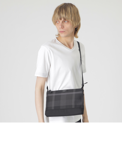 一部店舗限定】パーシャルクレストブリッジチェックサコッシュクラッチ