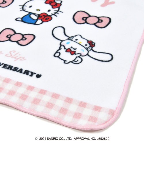 キティ＆ミミィ♪サンリオ♪新品未使用ハンドタオル♪2002年 新品未使用 ハローキティ キティちゃんハンドタオルと靴下2足