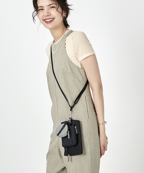 MULTI POUCH WRISTLET ブラック/ドーブ/ディープシーブルー CB