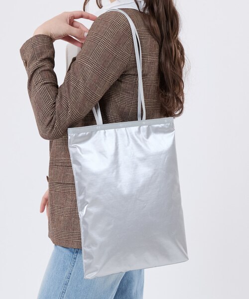 VERTICAL CITY TOTE アップタウンシルバーシャイン/シルバー