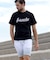 1PIU1UGUALE3 RELAX(ウノピゥウノウグァーレトレ リラックス)フローイングロゴ半袖Tシャツ