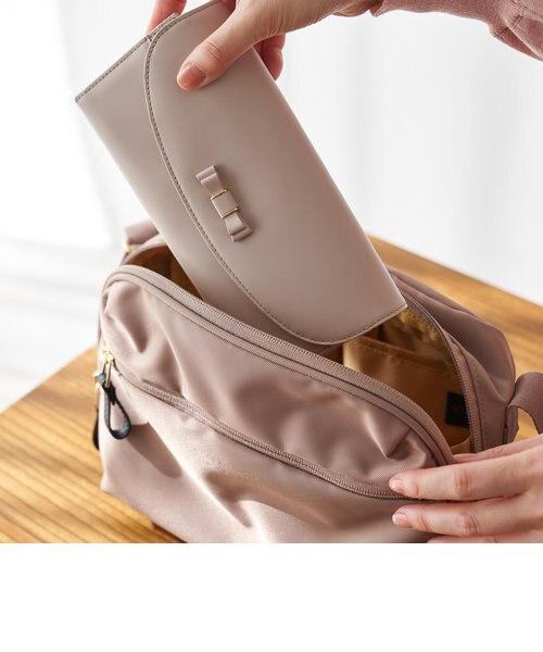 【新品タグ付き】アフタヌーンティー スヌーピー ショルダーバッグ 新品タグ付き】アフタヌーンティー スヌーピー ショルダーバッグ