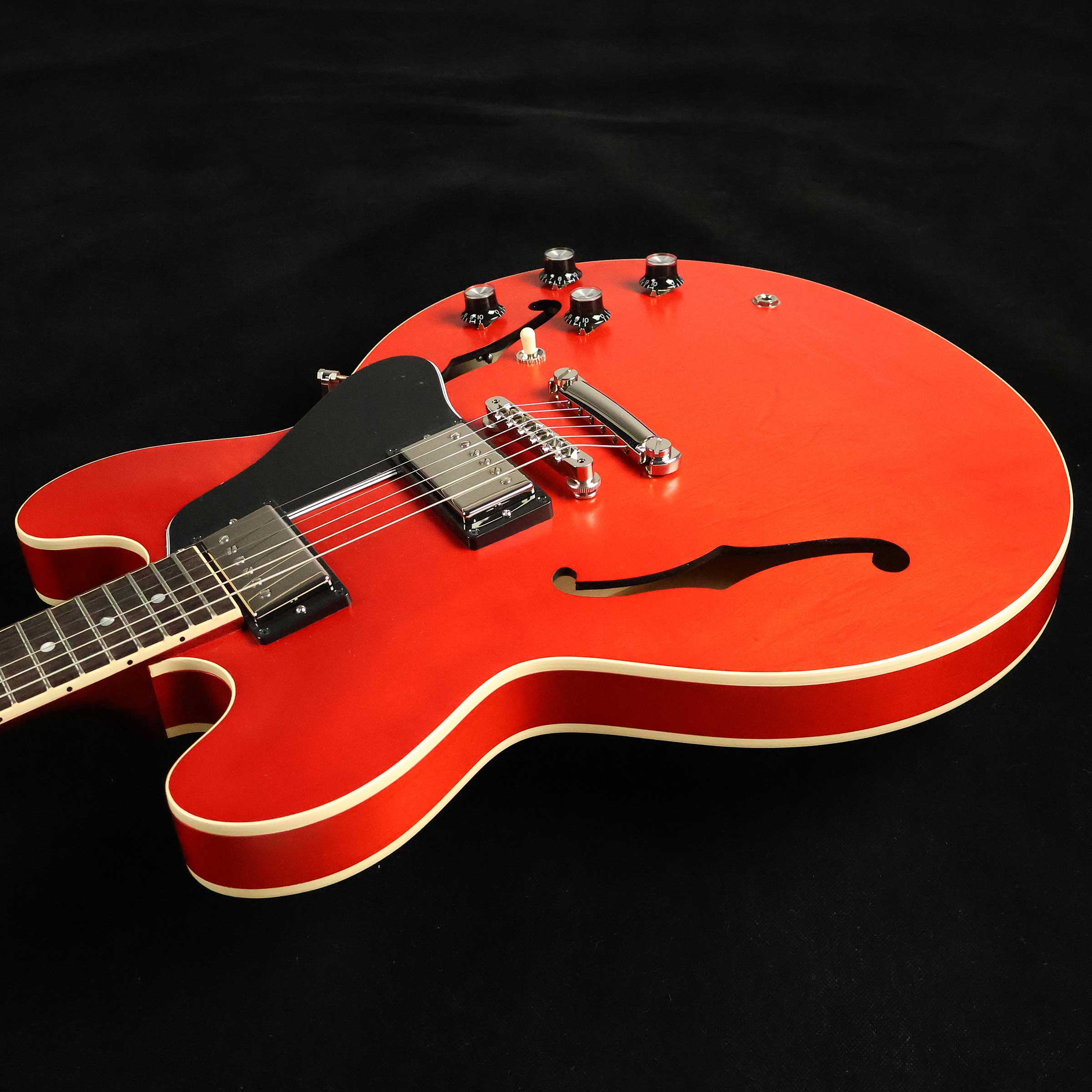 ES-335 Satin Cherry S/N：201840155 【セミアコ 】｜シマムラガッキの通販｜&mall（アンドモール）三井ショッピングパーク公式通販