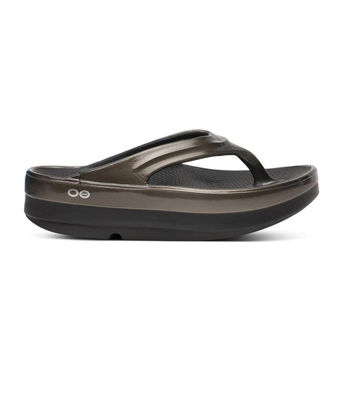 OOFOS (ｳｰﾌｫｽ) - OOMEGA LUXE TITANIUM MIRROR (ｳｰﾒｶﾞﾙｸｽ ﾁﾀﾆｳﾑﾐﾗｰ