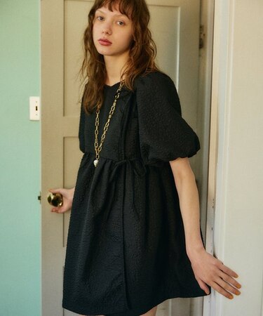 フクレジャガードパフスリーブリボンミニワンピース｜フリークスストア  