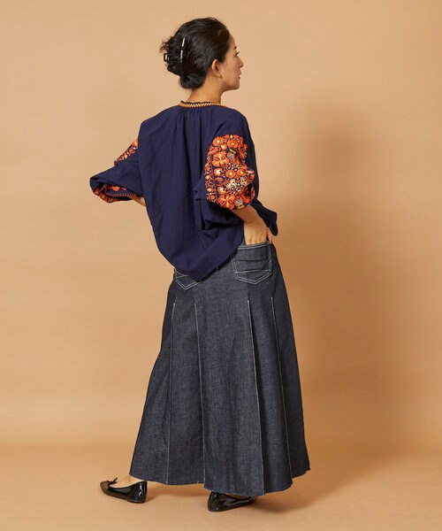 新品　Freada インドギャザースリーブ刺繍スモックブラウス　ナチュラル　F Freada（フリーダ）の「インドギャザースリーブ刺繍スモック