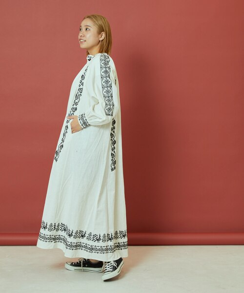 モノトーン刺繍ワンピース｜フリークスストアの通販｜&mall（アンド